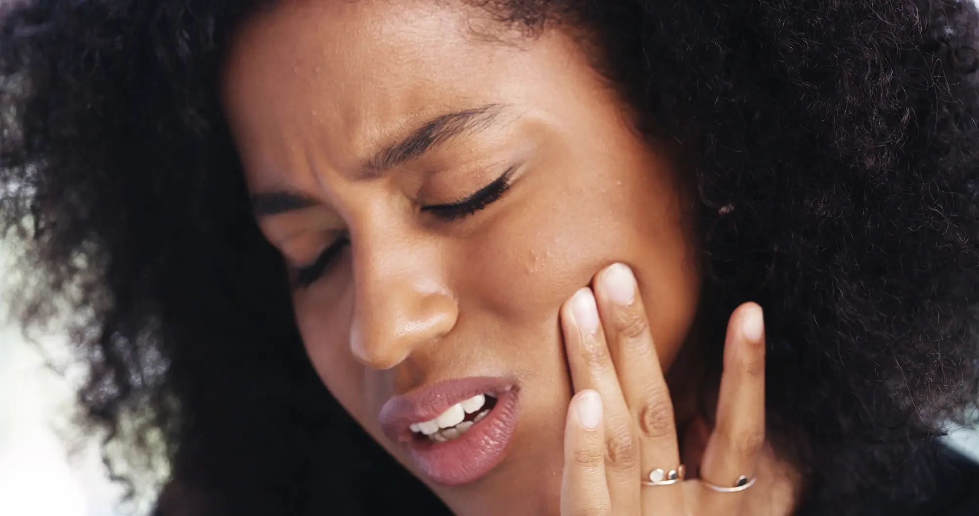 Seven Dental Problems That Should Never Wait Until Monday